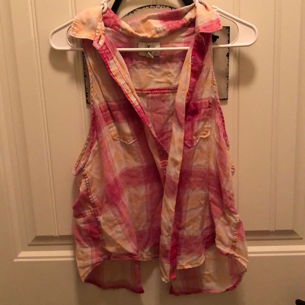 Pink plaid sleeveless top